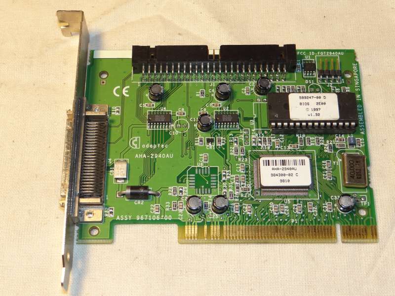  SCSI-II Adaptec AHA-2940AU PCI /