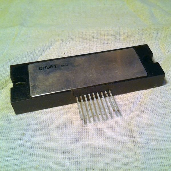 электронные компоненты микросхемы усилители сигнала, мощности стра.. в ...