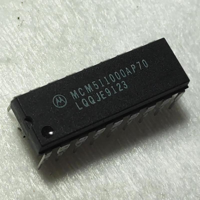 MCM511000AP-70 :    DRAM 1MBx1 Fast Page 80ns MCM511000AP-70
 : DIP18
 : Motorola
 :...