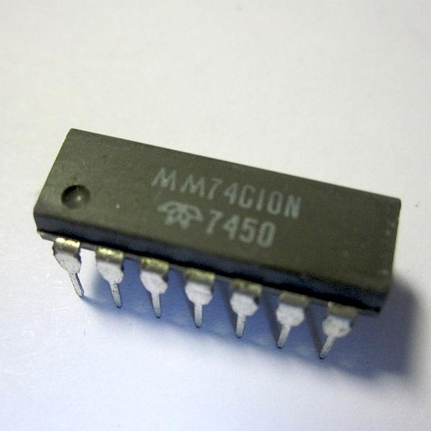 SN74C10 :   CMOS TRIPLE 3-INPUT NAND GATE
 : DIP14
 : National Semiconductors
 : UCY74C10...