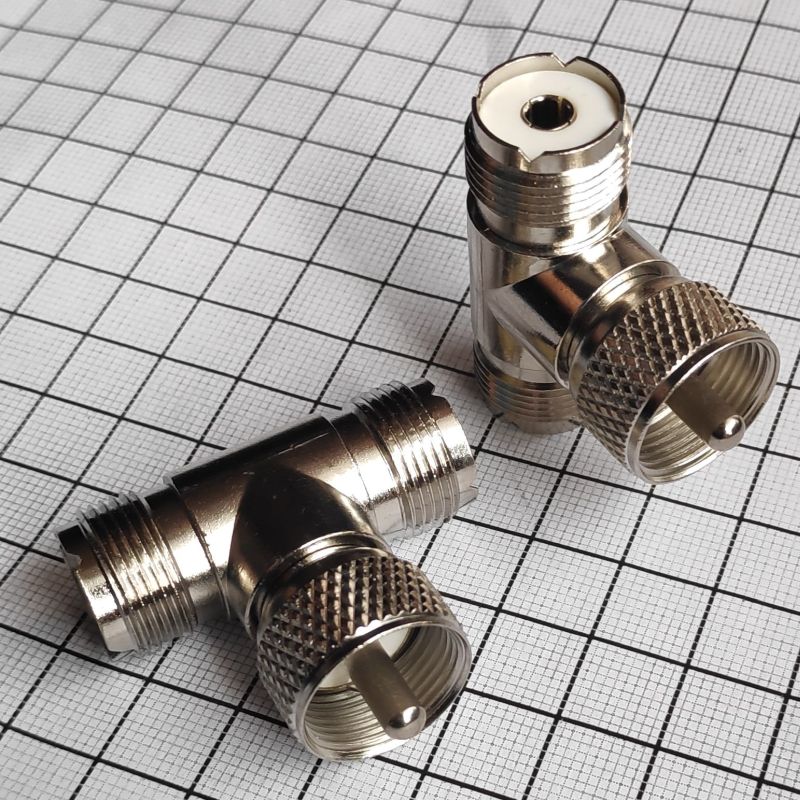 ���������� UHF-����� - 2*UHF ������� PL259 : ���������� UHF-����� - 2*UHF ������� PL259UHF (PL259) plug/male  to 2 x UHF (SO239) socket/female...